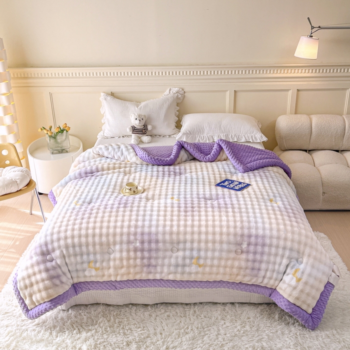 91家纺网 家纺一手货源 找家纺 优雅星家纺 2026新款亲肤舒适兔毛绒豆豆绒冬被 众星捧月舞（老花型）