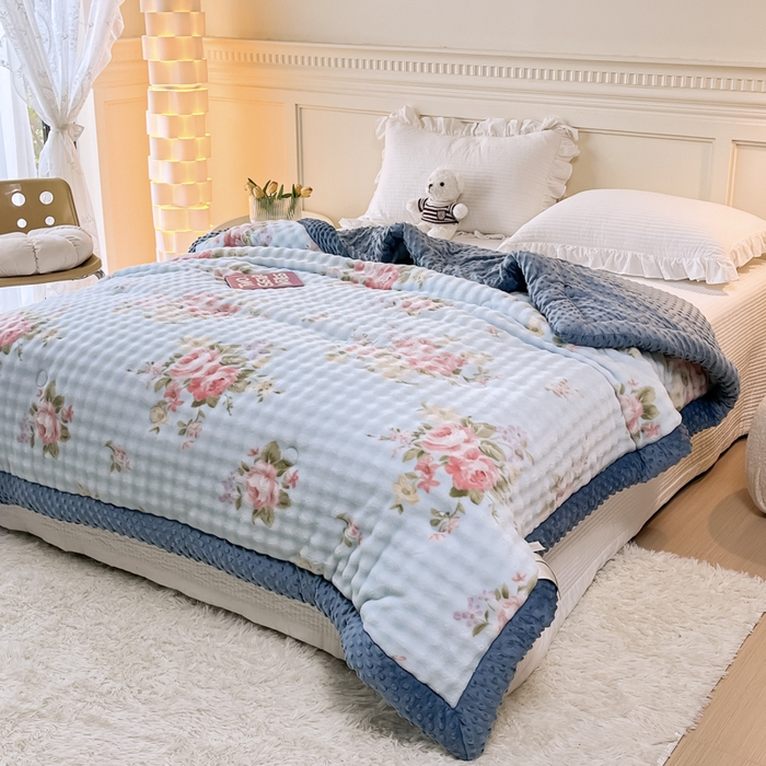 91家纺网 家纺一手货源 找家纺 优雅星家纺 2026新款亲肤舒适兔毛绒豆豆绒冬被 花开富贵舞（老花型）