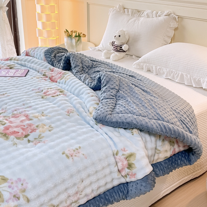 91家纺网 家纺一手货源 找家纺 优雅星家纺 2026新款亲肤舒适兔毛绒豆豆绒冬被 花开富贵舞（老花型）