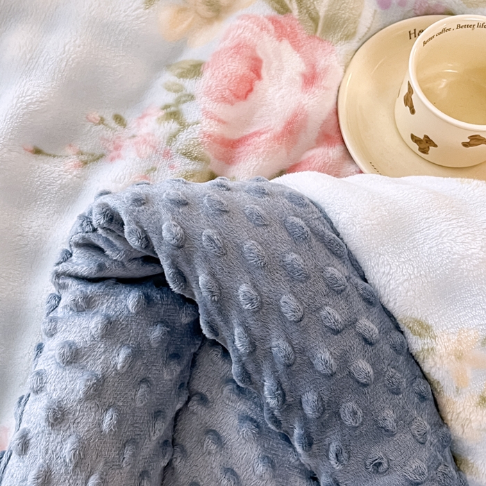 91家纺网 家纺一手货源 找家纺 优雅星家纺 2026新款亲肤舒适兔毛绒豆豆绒冬被 花开富贵舞（老花型）