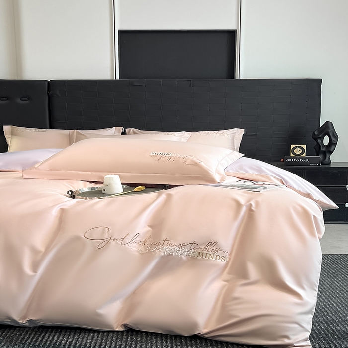 91家纺网 家纺一手货源 找家纺 拼社家纺 2026新款A类全棉贡缎长绒棉四件套全棉四件套简约刺绣纯色纯棉床上用品（提供买家秀） 依恋-丁香粉紫