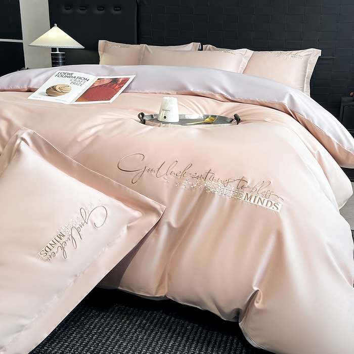 91家纺网 家纺一手货源 找家纺 拼社家纺 2026新款A类全棉贡缎长绒棉四件套全棉四件套简约刺绣纯色纯棉床上用品（提供买家秀） 依恋-丁香粉紫