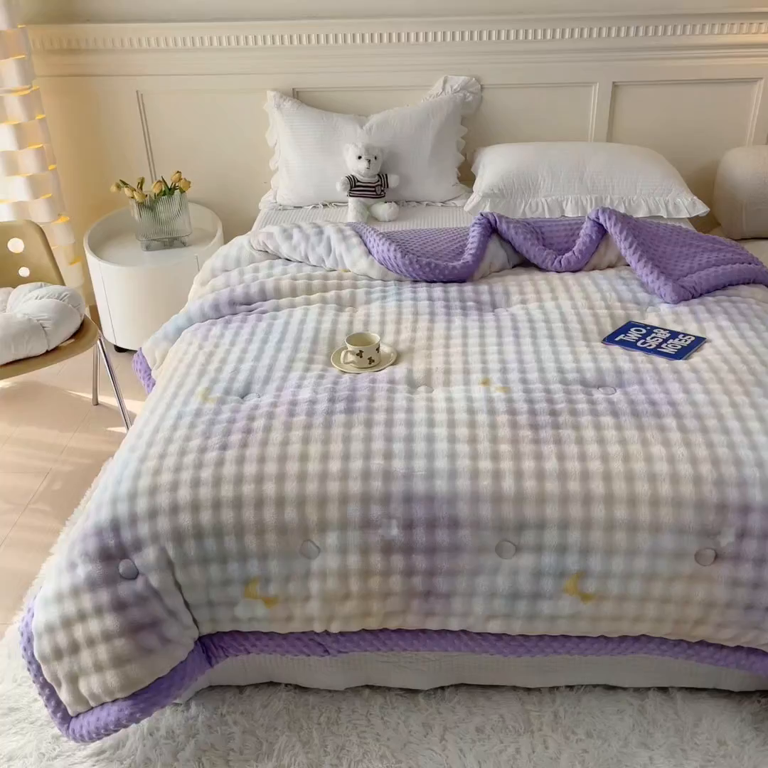 91家纺网 家纺一手货源 找家纺 优雅星家纺 2026新款亲肤舒适兔毛绒豆豆绒冬被 众星捧月舞（老花型）