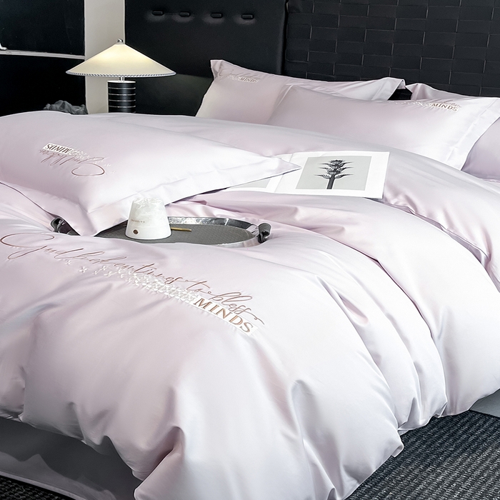 91家纺网 家纺一手货源 找家纺 拼社家纺 2026新款A类全棉贡缎长绒棉四件套全棉四件套简约刺绣纯色纯棉床上用品（提供买家秀） 依恋-优雅紫