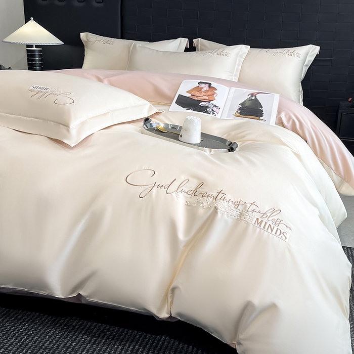 91家纺网 家纺一手货源 找家纺 拼社家纺 2026新款A类全棉贡缎长绒棉四件套全棉四件套简约刺绣纯色纯棉床上用品（提供买家秀） 依恋-元气白桃