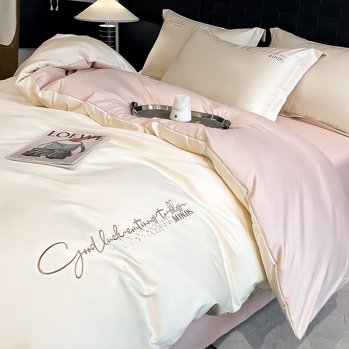 91家纺网 家纺一手货源 找家纺 拼社家纺 2026新款A类全棉贡缎长绒棉四件套全棉四件套简约刺绣纯色纯棉床上用品（提供买家秀） 依恋-元气白桃