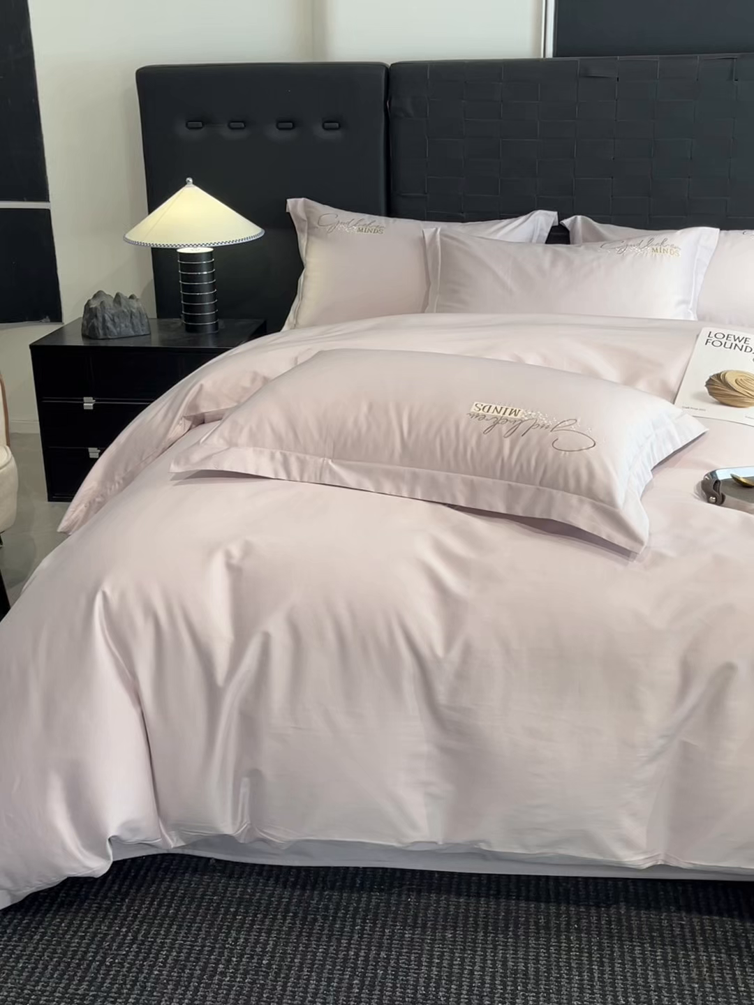 91家纺网 家纺一手货源 找家纺 拼社家纺 2026新款A类全棉贡缎长绒棉四件套全棉四件套简约刺绣纯色纯棉床上用品（提供买家秀） 依恋-优雅紫