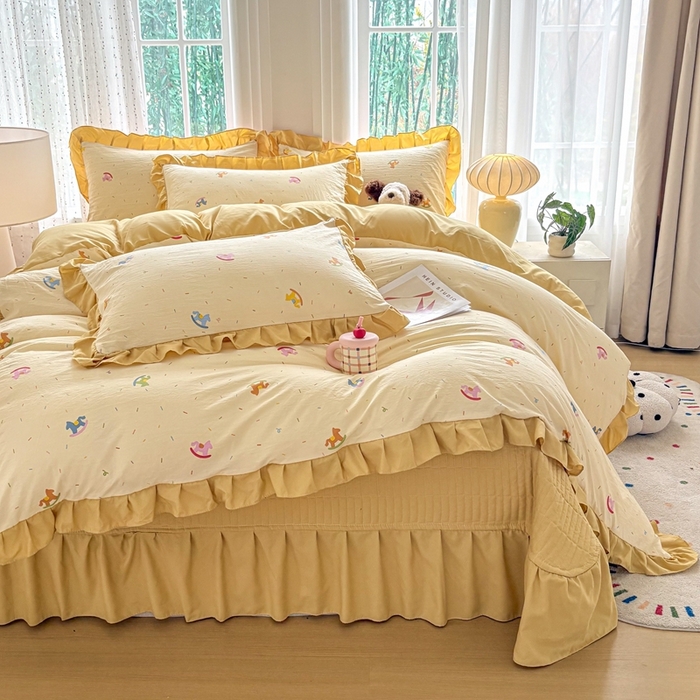 91家纺网 家纺一手货源 找家纺 铠畅 2026春夏新款 锦朵系列韩版水洗棉小清新古棉床盖四件套 锦朵 木马乐园黄