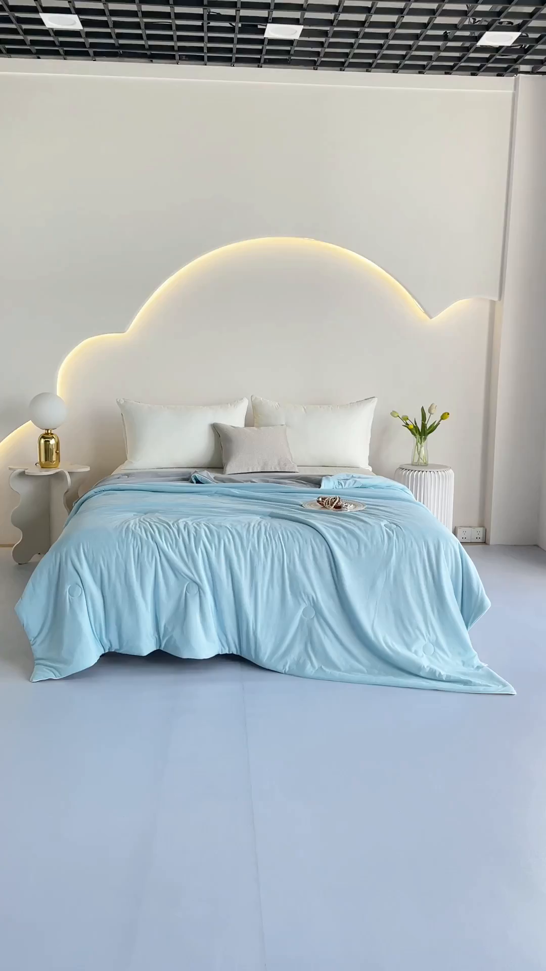 91家纺网 家纺一手货源 找家纺 优雅星家纺 2026新款双面凉感丝A类氨纶凉感天丝纯色夏凉被冰激凌夏被西瓜凉感丝夏被 蓝拼灰