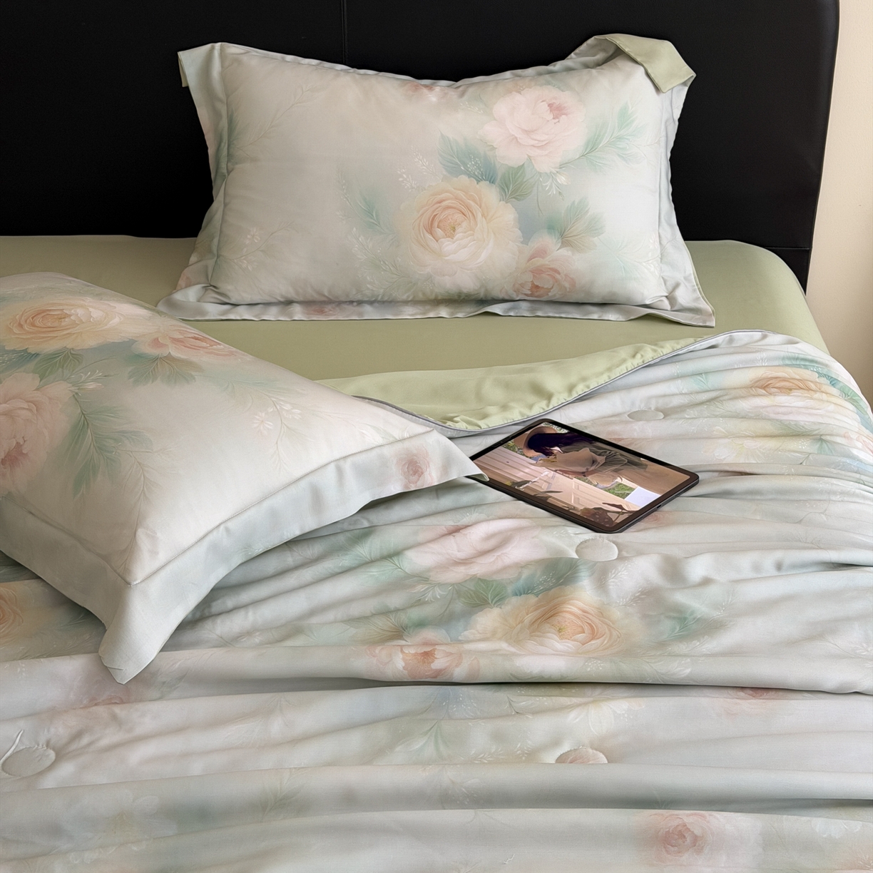 91家纺网 家纺一手货源 找家纺 优彩 2026春夏新款50天丝夏被莱赛尔纤维夏被四件套天丝夏被单夏被单床笠单床单（控价单夏被不低于150） 轻岚