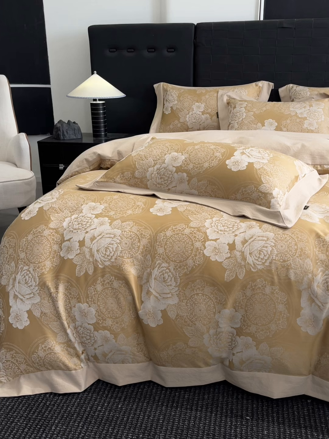 91家纺网 家纺一手货源 找家纺 库里梦家纺 2026新款天丝色织提花高精密斜纹棉四件套 繁花-金黄