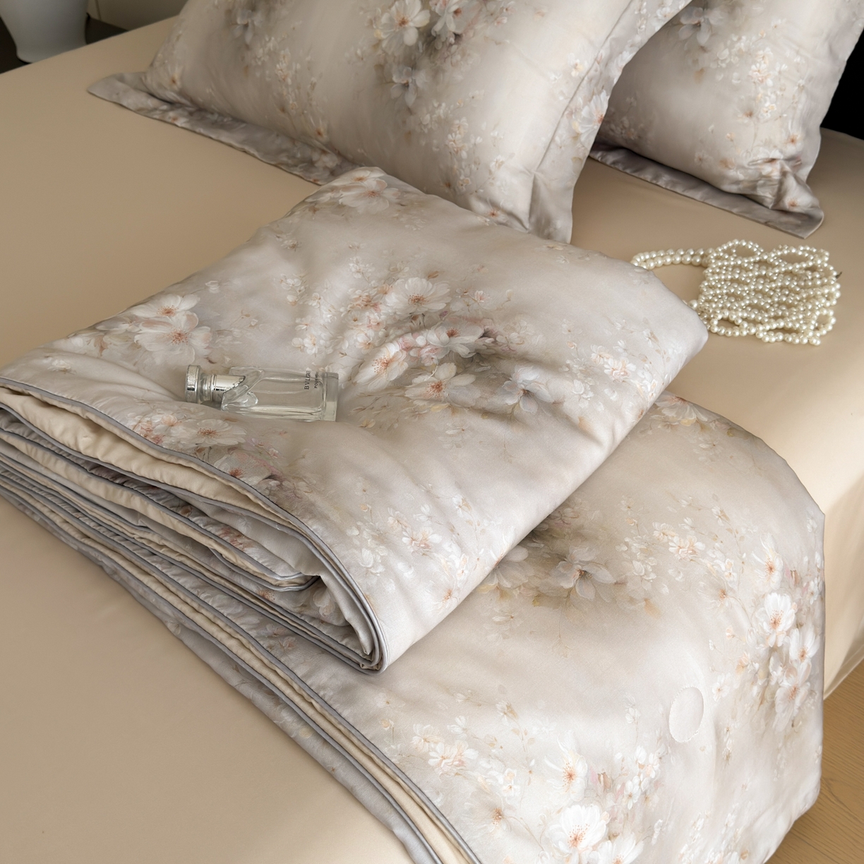 91家纺网 家纺一手货源 找家纺 优彩 2026春夏新款50天丝夏被莱赛尔纤维夏被四件套天丝夏被单夏被单床笠单床单（控价单夏被不低于150） 山栀