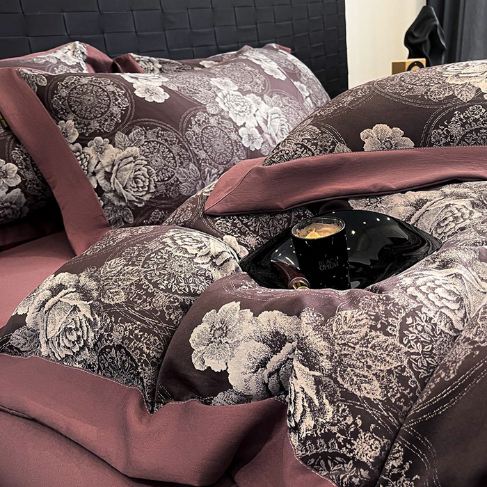 91家纺网 家纺一手货源 找家纺 库里梦家纺 2026新款天丝色织提花高精密斜纹棉四件套 繁花-砖红