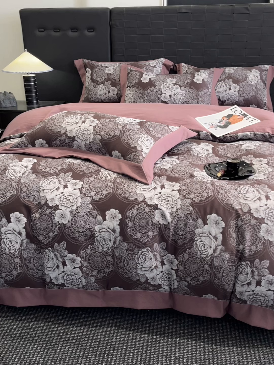 91家纺网 家纺一手货源 找家纺 库里梦家纺 2026新款天丝色织提花高精密斜纹棉四件套 繁花-砖红