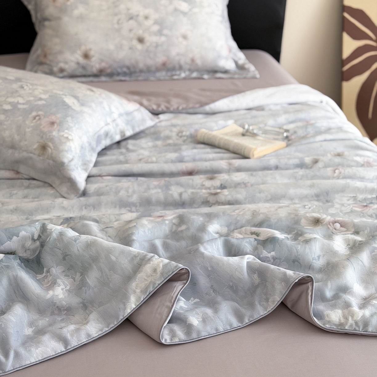 91家纺网 家纺一手货源 找家纺 优彩 2026春夏新款50天丝夏被莱赛尔纤维夏被四件套天丝夏被单夏被单床笠单床单（控价单夏被不低于150） 云半-蓝灰