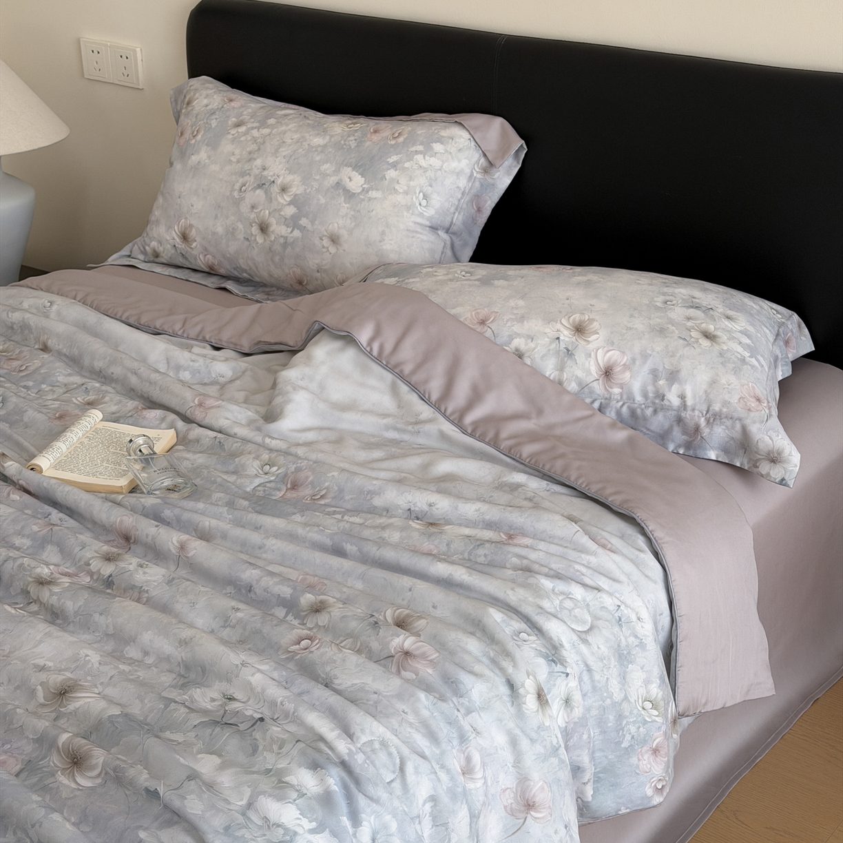 91家纺网 家纺一手货源 找家纺 优彩 2026春夏新款50天丝夏被莱赛尔纤维夏被四件套天丝夏被单夏被单床笠单床单（控价单夏被不低于150） 云半-蓝灰