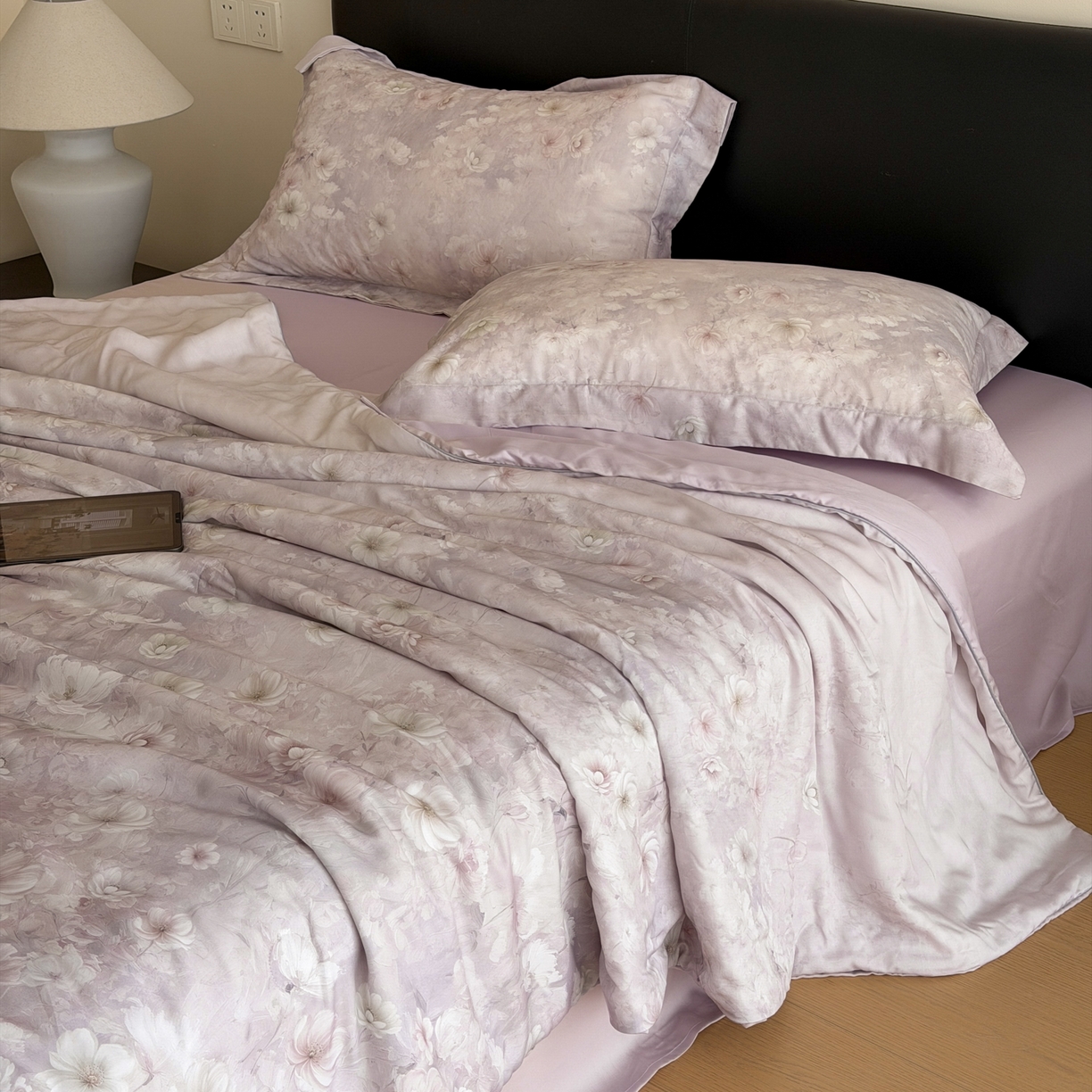 91家纺网 家纺一手货源 找家纺 优彩 2026春夏新款50天丝夏被莱赛尔纤维夏被四件套天丝夏被单夏被单床笠单床单（控价单夏被不低于150） 云半-紫