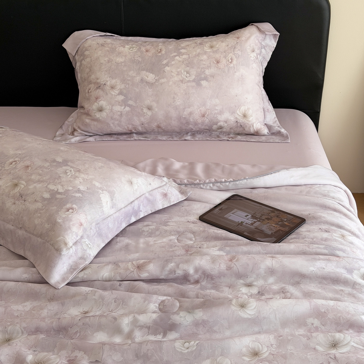 91家纺网 家纺一手货源 找家纺 优彩 2026春夏新款50天丝夏被莱赛尔纤维夏被四件套天丝夏被单夏被单床笠单床单（控价单夏被不低于150） 云半-紫