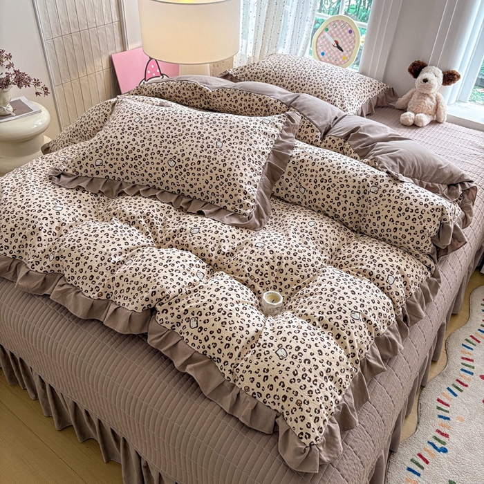 91家纺网 家纺一手货源 找家纺 铠畅 2026春夏新款 锦朵系列韩版水洗棉小清新古棉床盖四件套 锦朵 焦糖豹纹