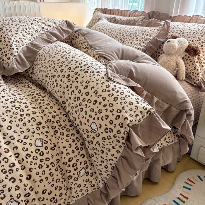 91家纺网 家纺一手货源 找家纺 铠畅 2026春夏新款 锦朵系列韩版水洗棉小清新古棉床盖四件套 锦朵 焦糖豹纹