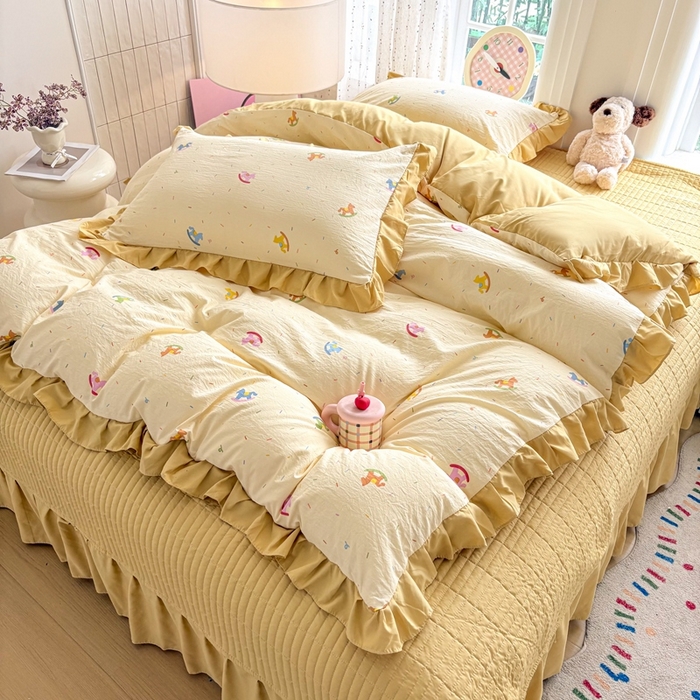 91家纺网 家纺一手货源 找家纺 铠畅 2026春夏新款 锦朵系列韩版水洗棉小清新古棉床盖四件套 锦朵 木马乐园黄