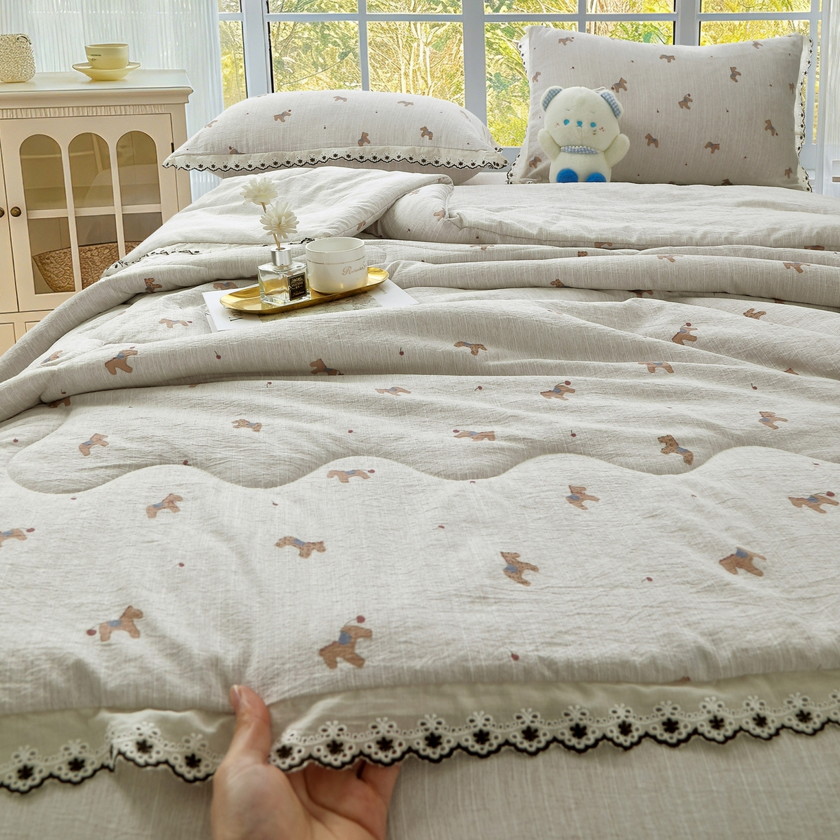 91家纺网 家纺一手货源 找家纺 恋之语 2026新款爆款花边色织水洗棉夏被夏凉被空调被四件套 浅棕汪汪