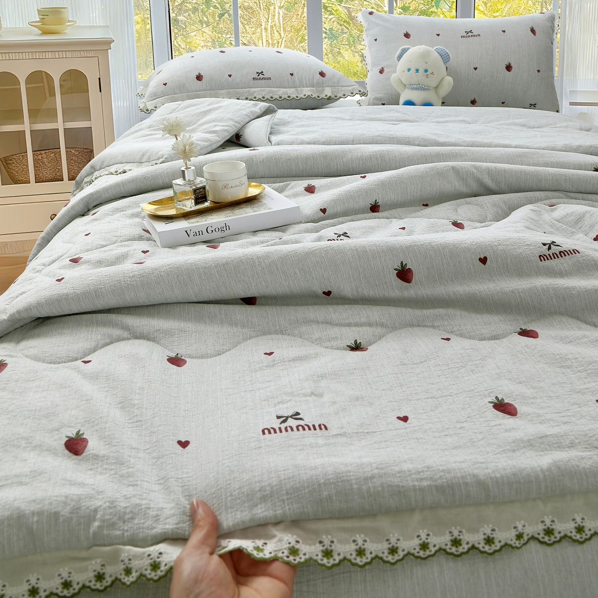 91家纺网 家纺一手货源 找家纺 恋之语 2026新款爆款花边色织水洗棉夏被夏凉被空调被四件套 草莓气泡