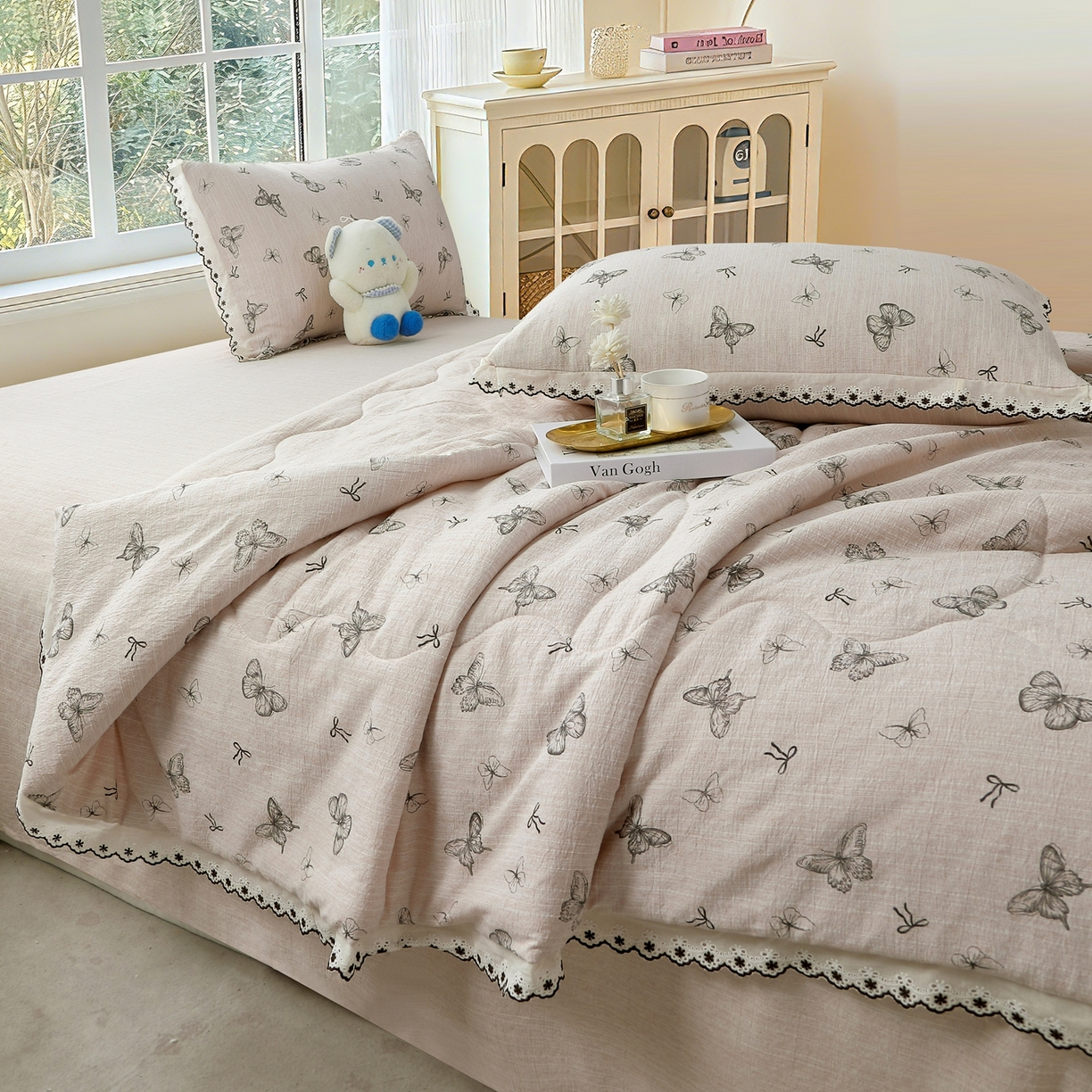 91家纺网 家纺一手货源 找家纺 恋之语 2026新款爆款花边色织水洗棉夏被夏凉被空调被四件套 浅棕蝶舞