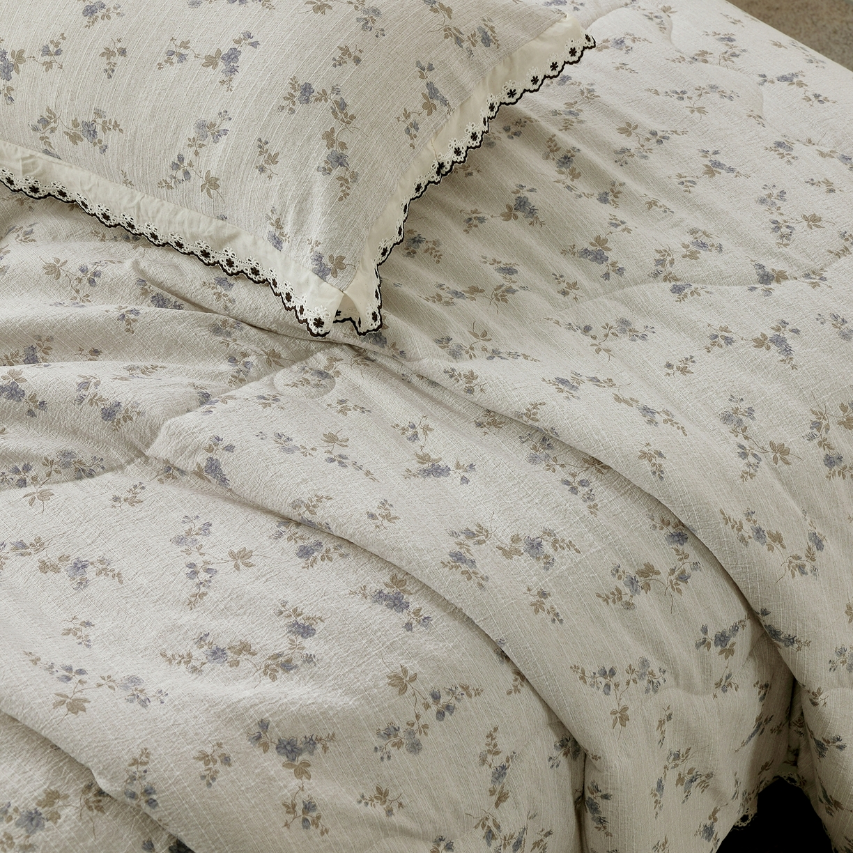 91家纺网 家纺一手货源 找家纺 恋之语 2026新款爆款花边色织水洗棉夏被夏凉被空调被四件套 紫雾繁花