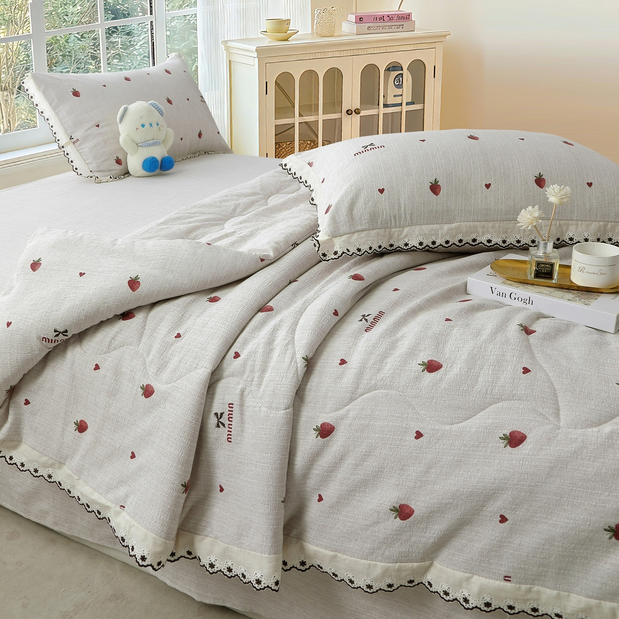 91家纺网 家纺一手货源 找家纺 恋之语 2026新款爆款花边色织水洗棉夏被夏凉被空调被四件套 草莓