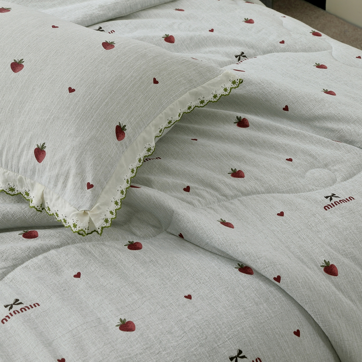 91家纺网 家纺一手货源 找家纺 恋之语 2026新款爆款花边色织水洗棉夏被夏凉被空调被四件套 草莓气泡