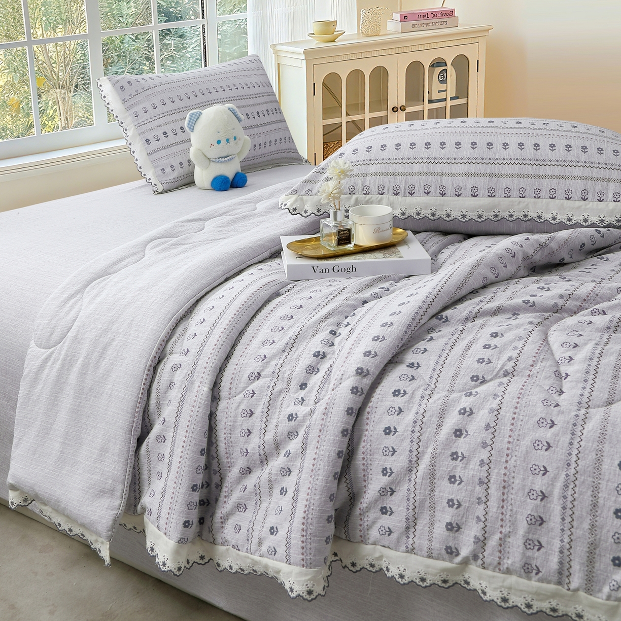 91家纺网 家纺一手货源 找家纺 恋之语 2026新款爆款花边色织水洗棉夏被夏凉被空调被四件套 灰调条纹