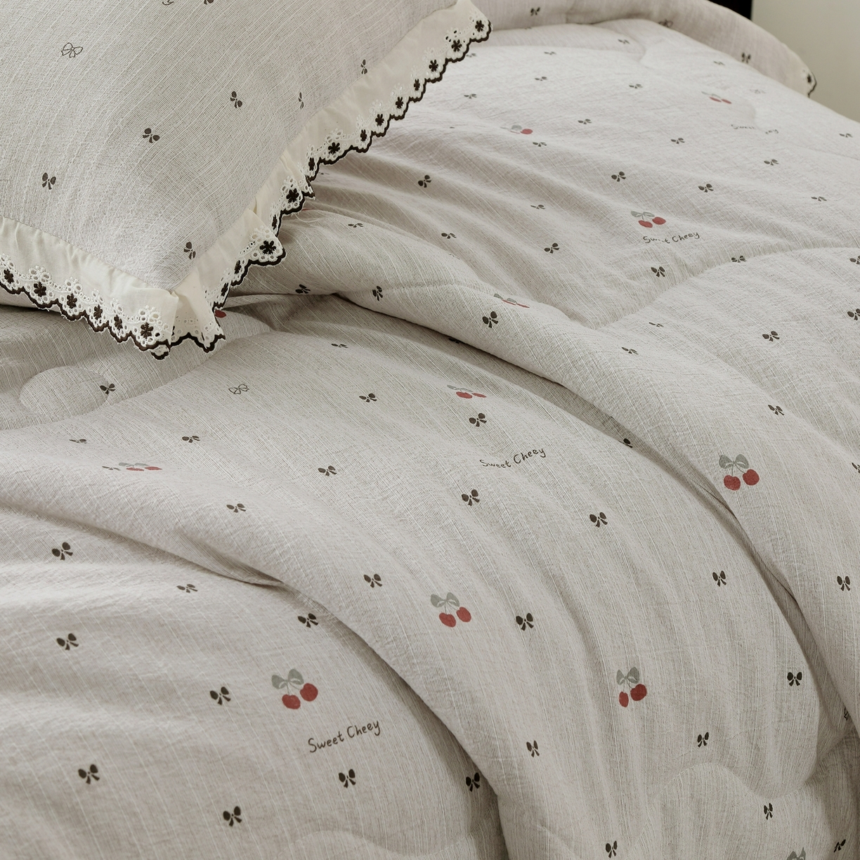 91家纺网 家纺一手货源 找家纺 恋之语 2026新款爆款花边色织水洗棉夏被夏凉被空调被四件套 樱桃