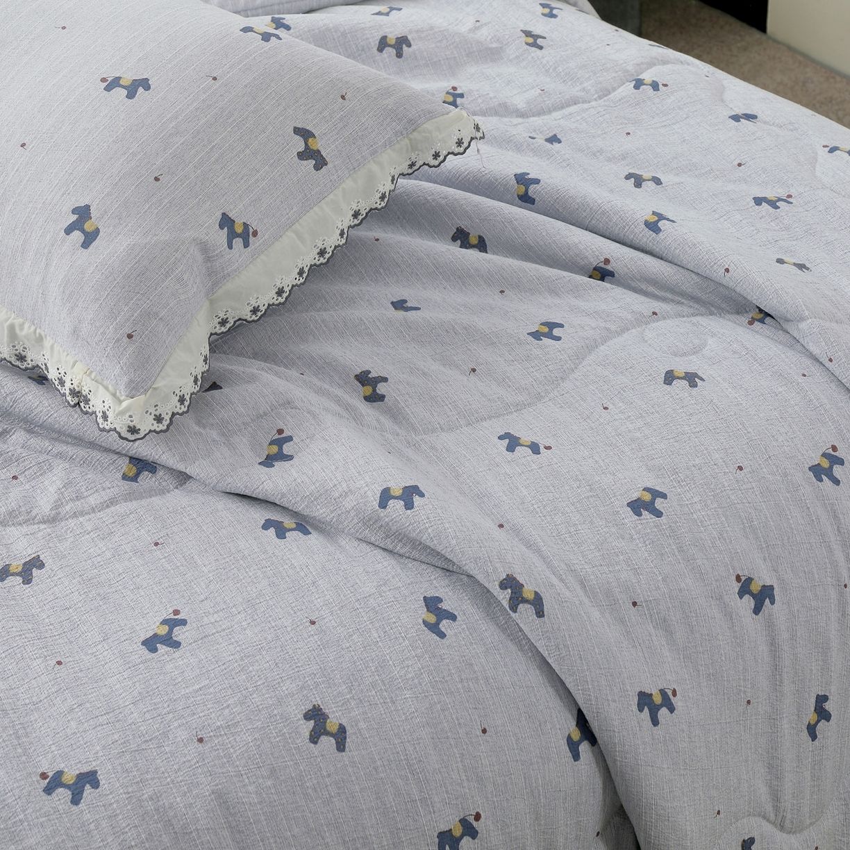 91家纺网 家纺一手货源 找家纺 恋之语 2026新款爆款花边色织水洗棉夏被夏凉被空调被四件套 浅蓝旺旺