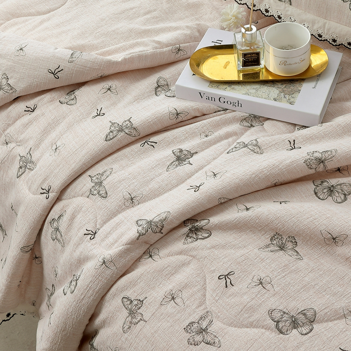 91家纺网 家纺一手货源 找家纺 恋之语 2026新款爆款花边色织水洗棉夏被夏凉被空调被四件套 浅棕蝶舞