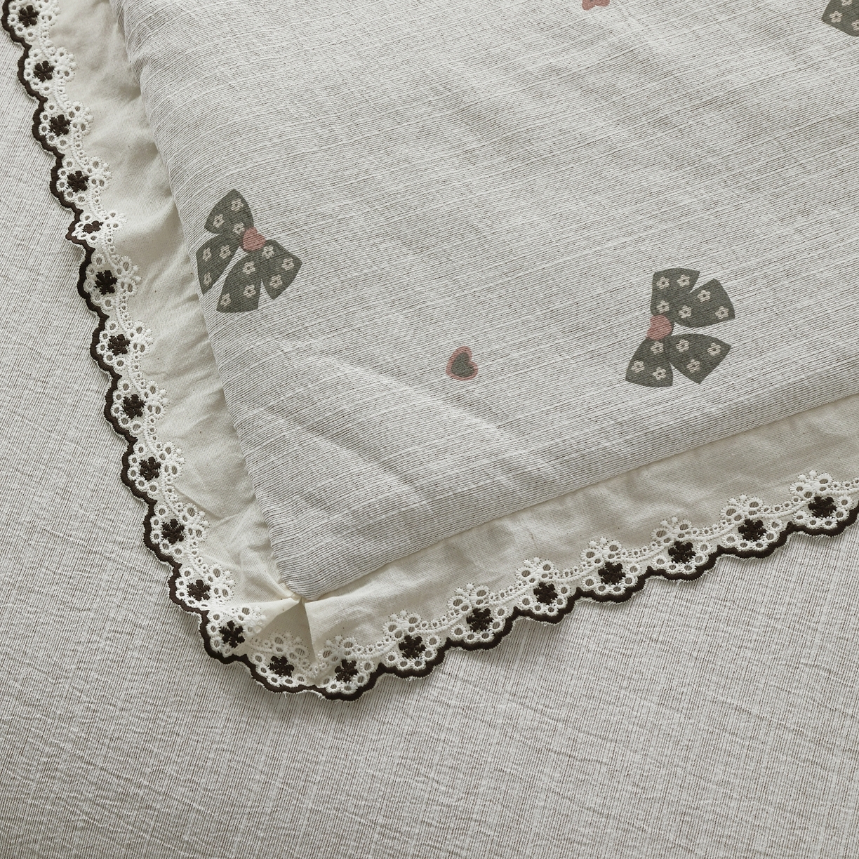 91家纺网 家纺一手货源 找家纺 恋之语 2026新款爆款花边色织水洗棉夏被夏凉被空调被四件套 墨蝶轻舞