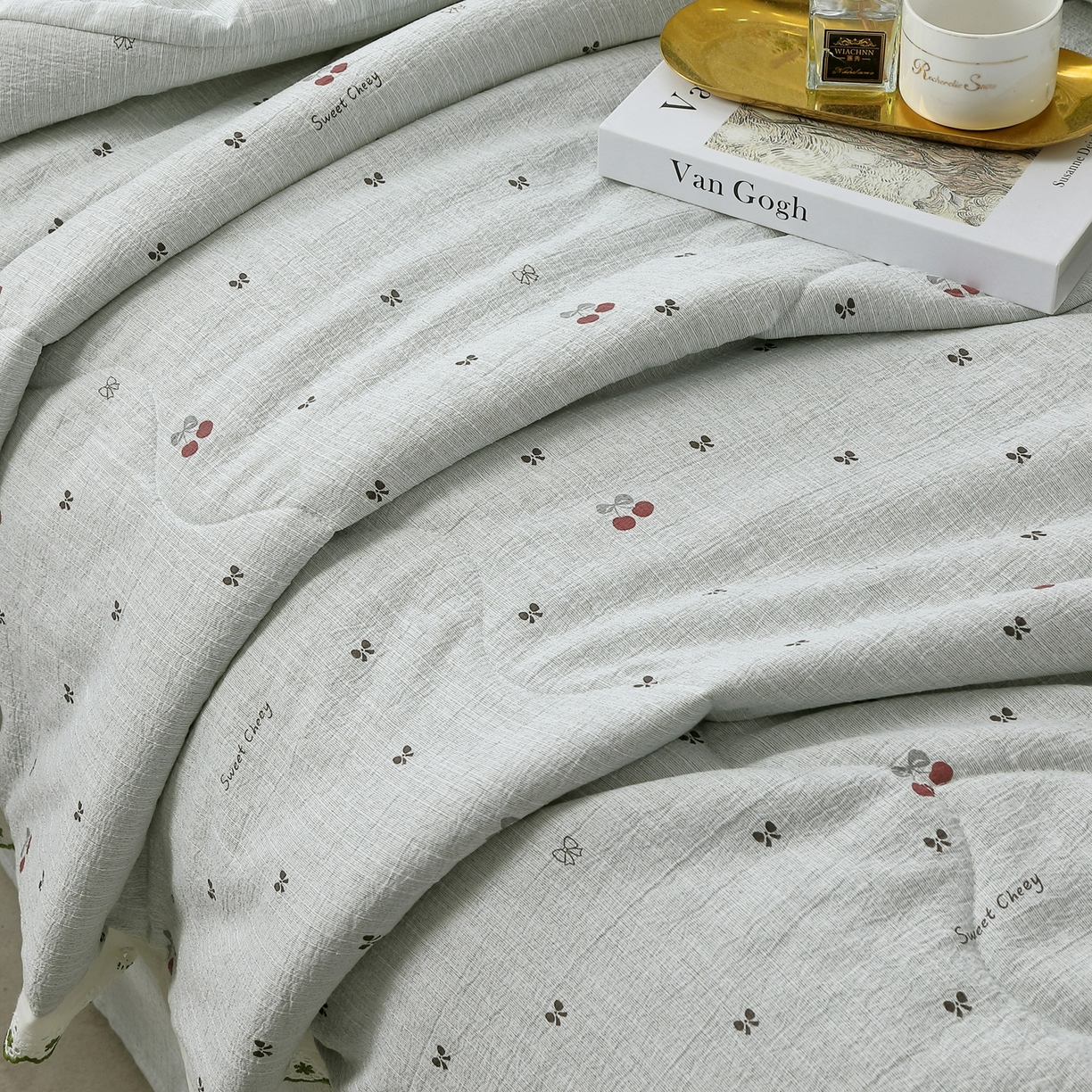 91家纺网 家纺一手货源 找家纺 恋之语 2026新款爆款花边色织水洗棉夏被夏凉被空调被四件套 樱桃-蓝