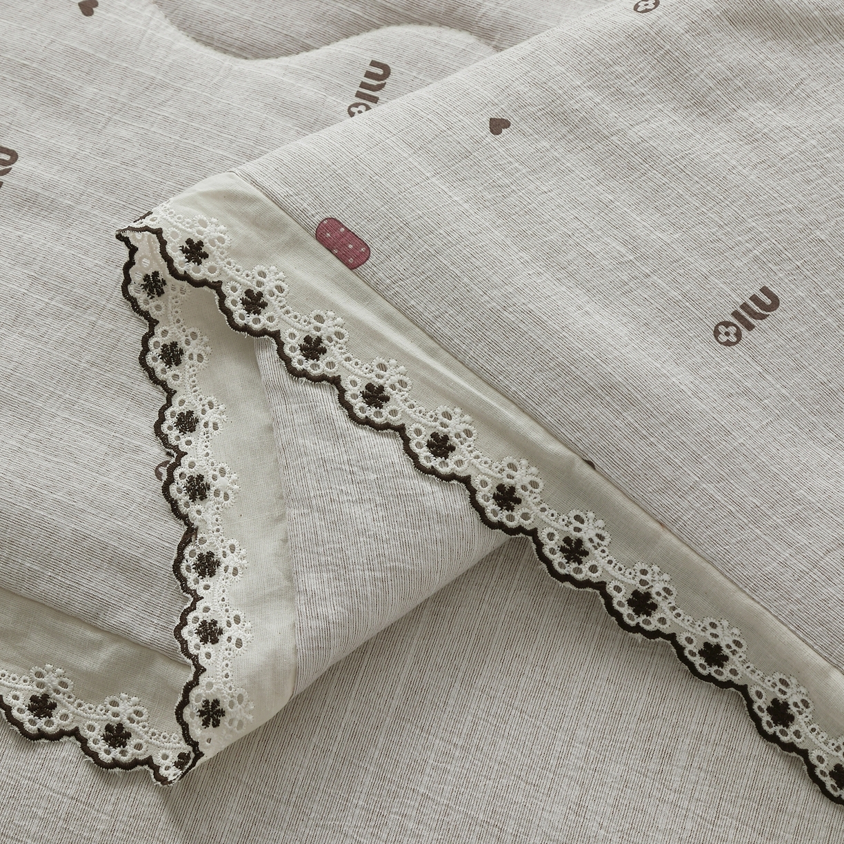 91家纺网 家纺一手货源 找家纺 恋之语 2026新款爆款花边色织水洗棉夏被夏凉被空调被四件套 粉色领结