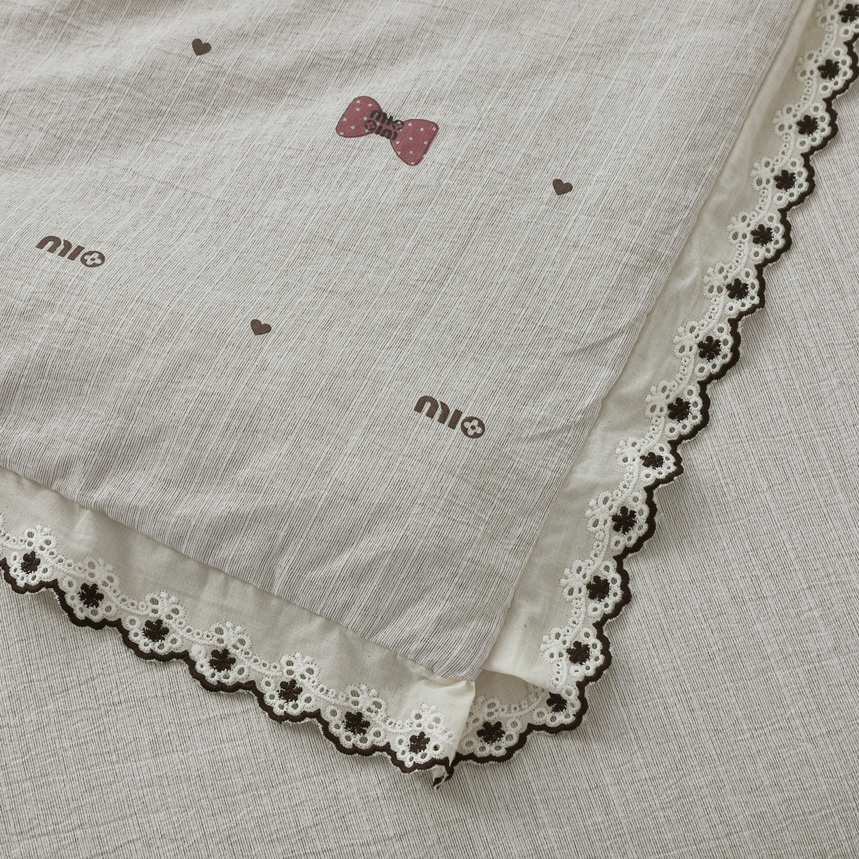 91家纺网 家纺一手货源 找家纺 恋之语 2026新款爆款花边色织水洗棉夏被夏凉被空调被四件套 粉色领结