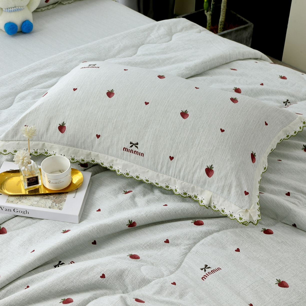 91家纺网 家纺一手货源 找家纺 恋之语 2026新款爆款花边色织水洗棉夏被夏凉被空调被四件套 草莓气泡