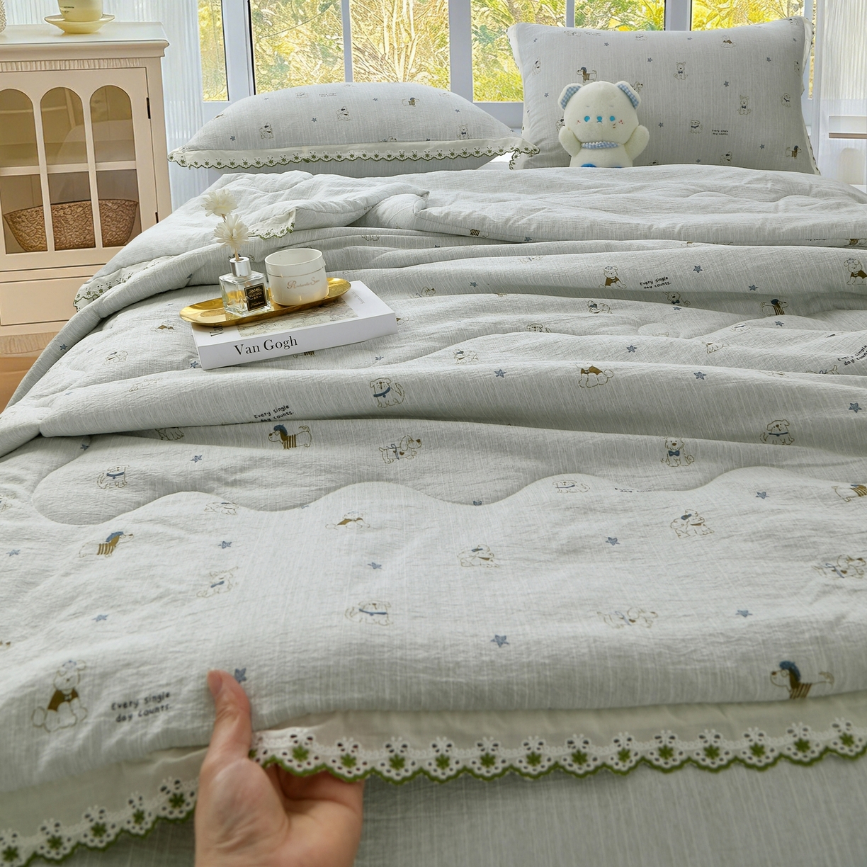 91家纺网 家纺一手货源 找家纺 恋之语 2026新款爆款花边色织水洗棉夏被夏凉被空调被四件套 浅蓝萌宠