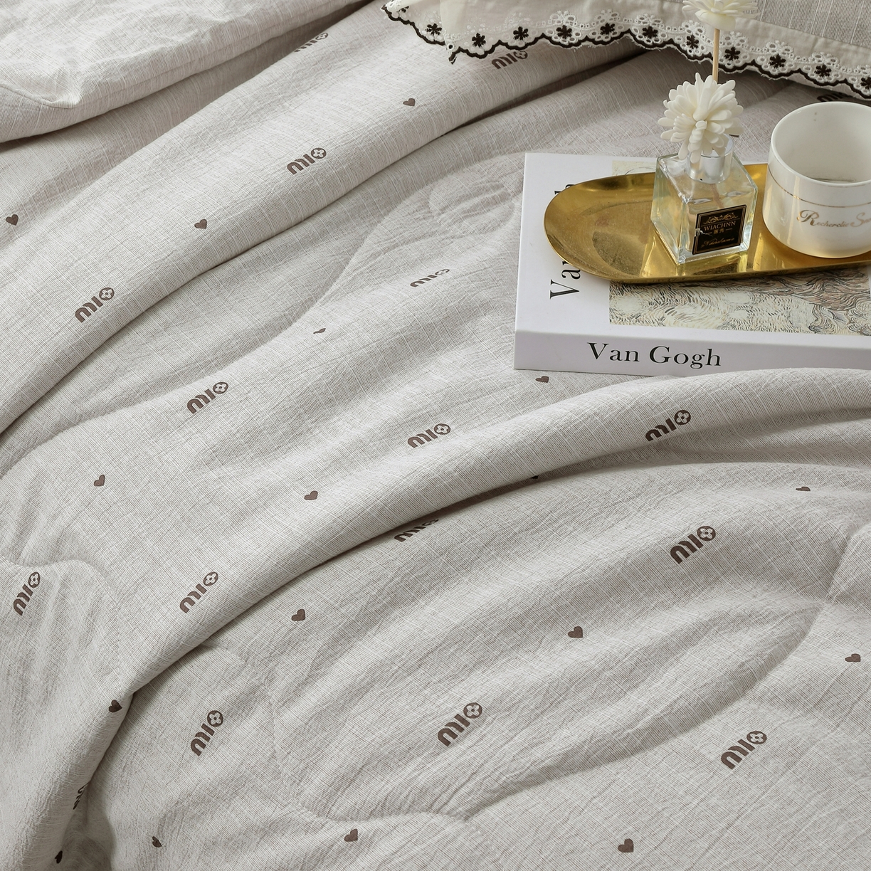 91家纺网 家纺一手货源 找家纺 恋之语 2026新款爆款花边色织水洗棉夏被夏凉被空调被四件套 粉色领结