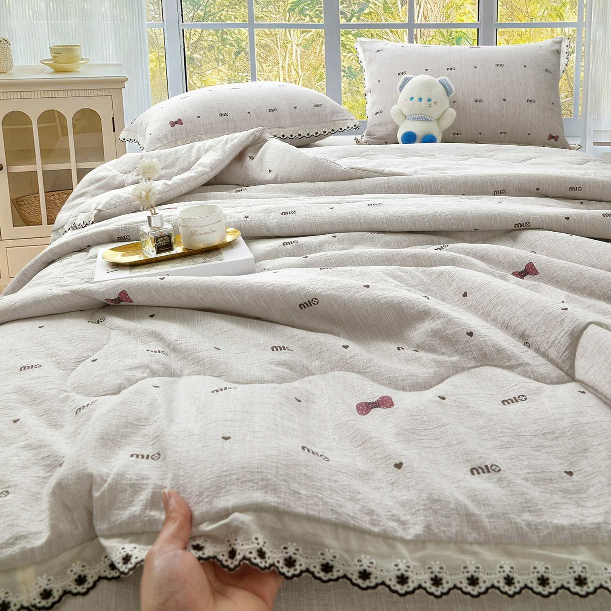 91家纺网 家纺一手货源 找家纺 恋之语 2026新款爆款花边色织水洗棉夏被夏凉被空调被四件套 粉色领结