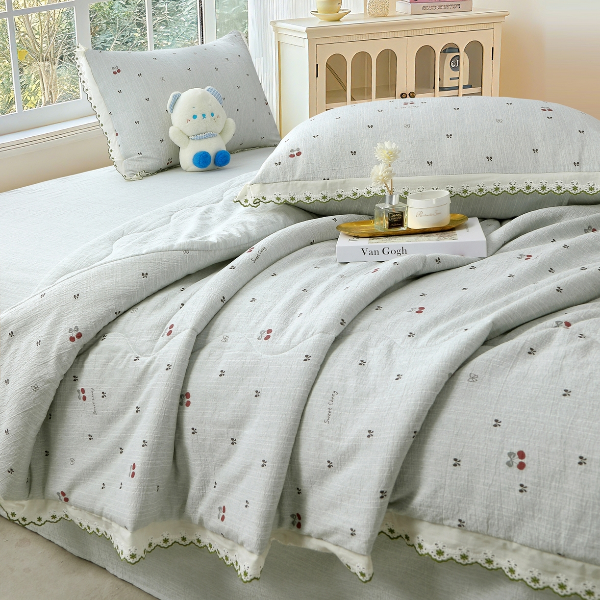 91家纺网 家纺一手货源 找家纺 恋之语 2026新款爆款花边色织水洗棉夏被夏凉被空调被四件套 樱桃-蓝