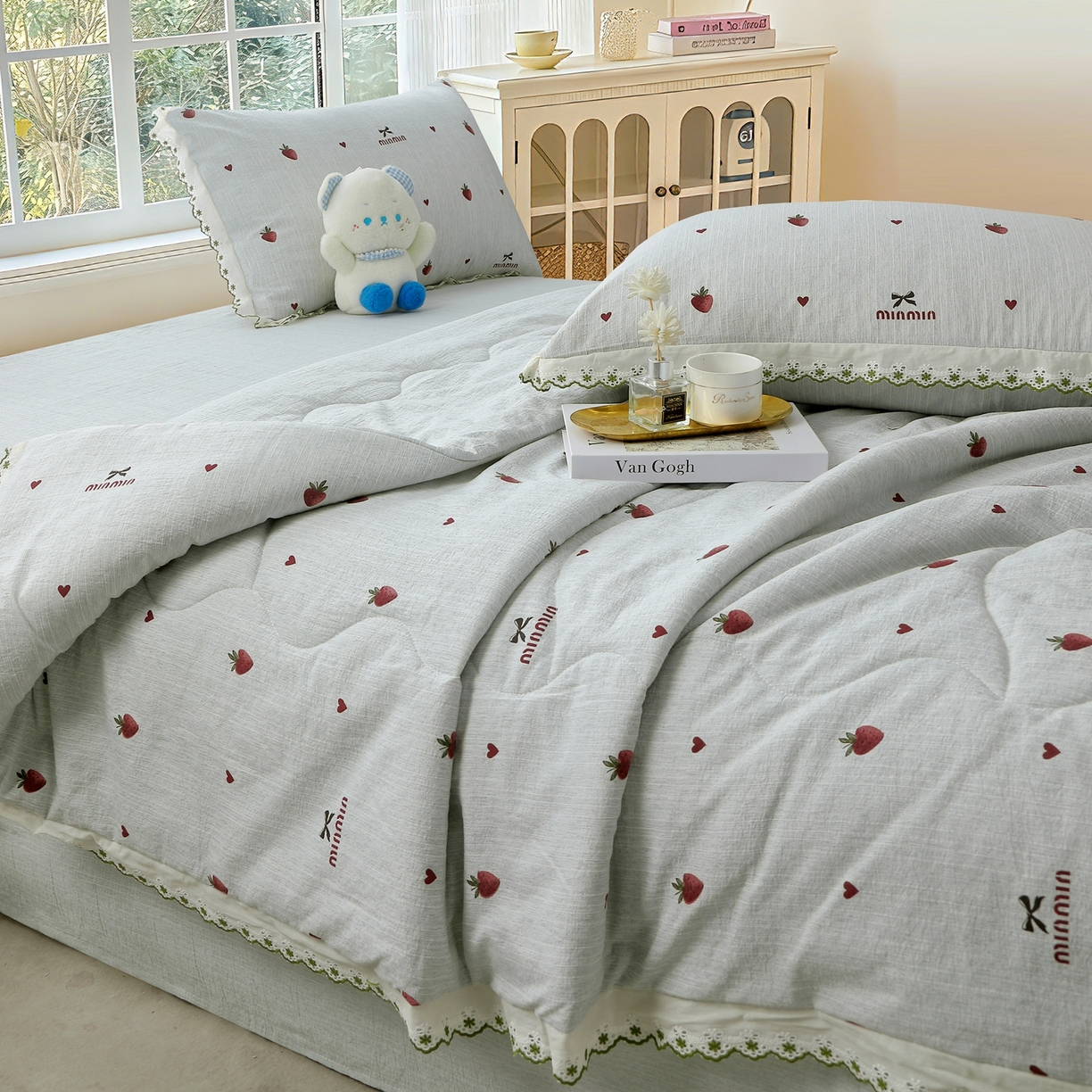 91家纺网 家纺一手货源 找家纺 恋之语 2026新款爆款花边色织水洗棉夏被夏凉被空调被四件套 草莓气泡