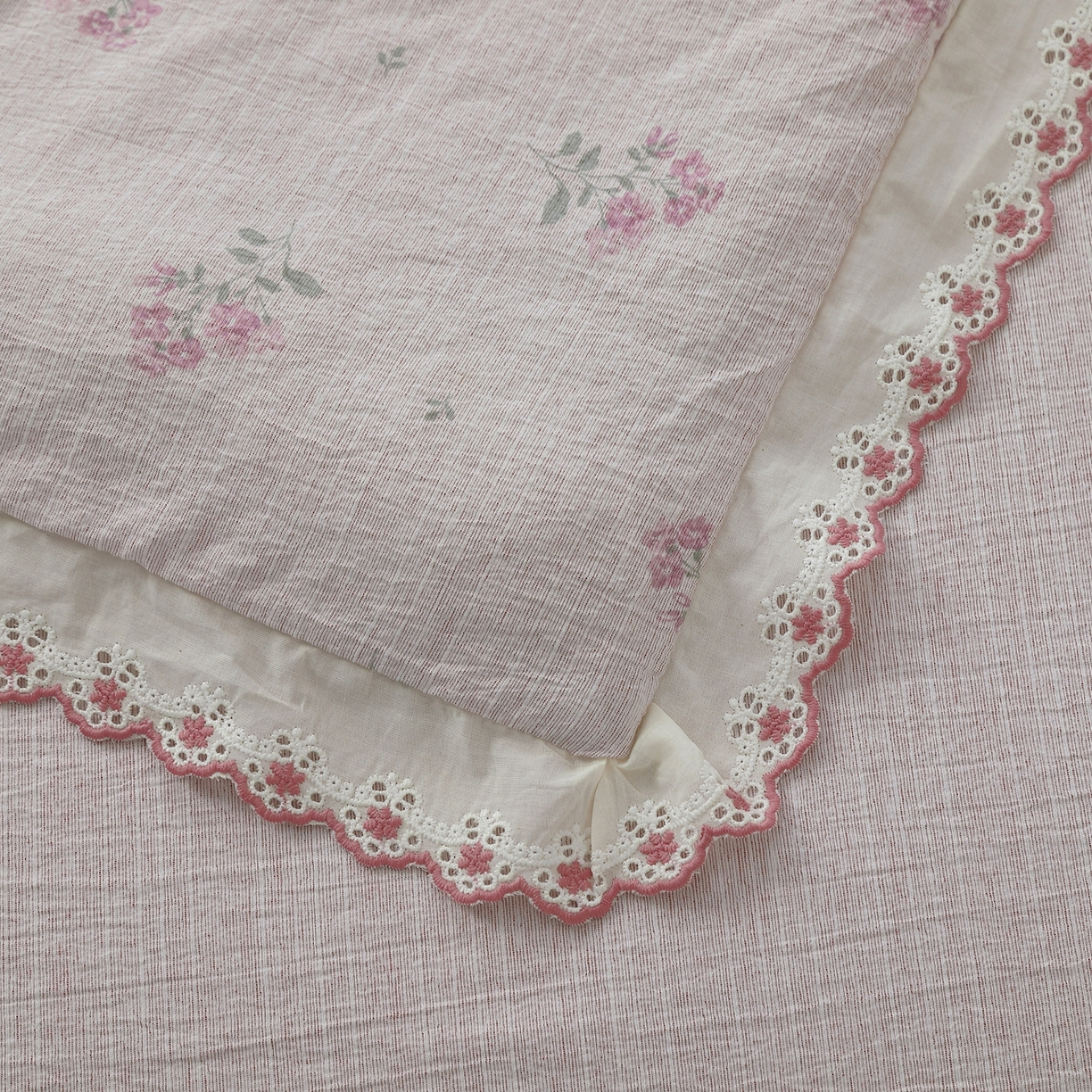 91家纺网 家纺一手货源 找家纺 恋之语 2026新款爆款花边色织水洗棉夏被夏凉被空调被四件套 粉雾小花