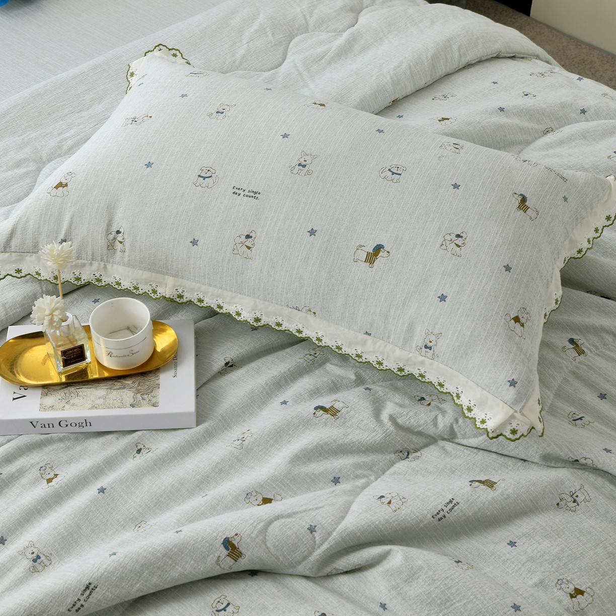 91家纺网 家纺一手货源 找家纺 恋之语 2026新款爆款花边色织水洗棉夏被夏凉被空调被四件套 浅蓝萌宠