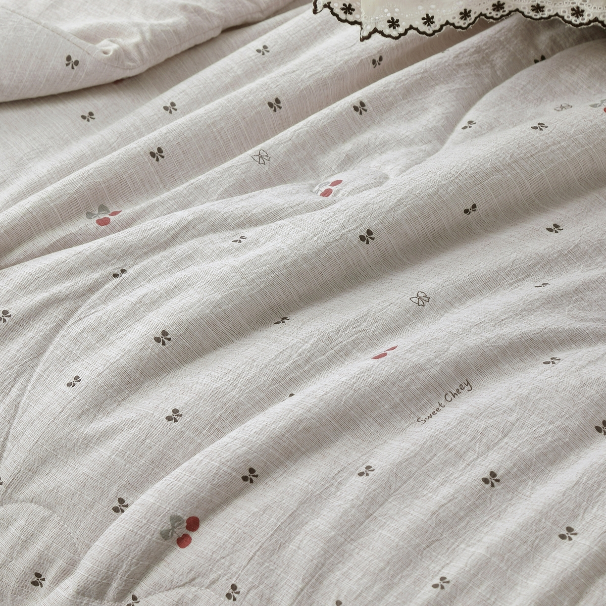 91家纺网 家纺一手货源 找家纺 恋之语 2026新款爆款花边色织水洗棉夏被夏凉被空调被四件套 樱桃