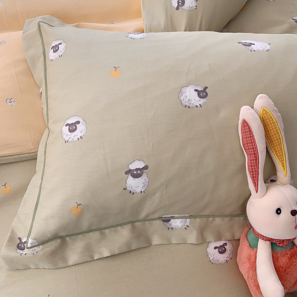 91家纺网 家纺一手货源 找家纺 莱豫家纺 2025新款全棉纯棉小清新印花四件套-第二波 小羊肖恩