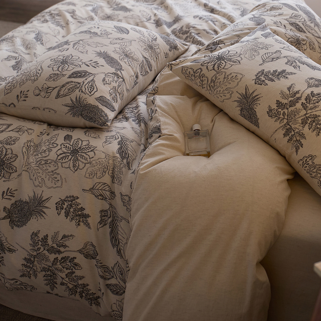 91家纺网 家纺一手货源 找家纺 千朵森 2026新款复古全棉棉麻碎花四件套 栖云果梦